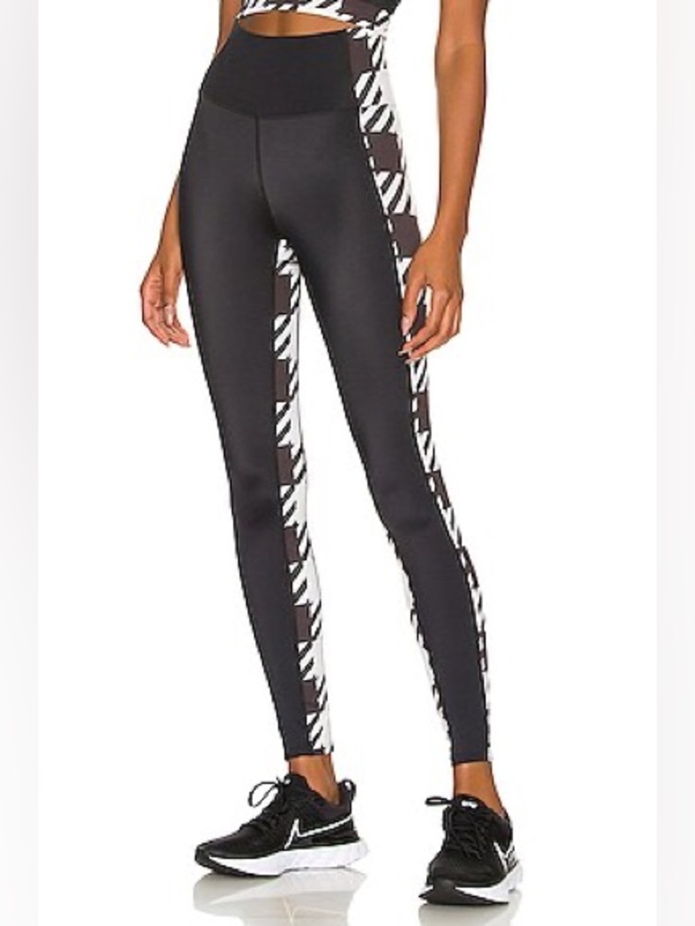 Beach Riot Sport High Rise Colorblock Legging in Houndstooth